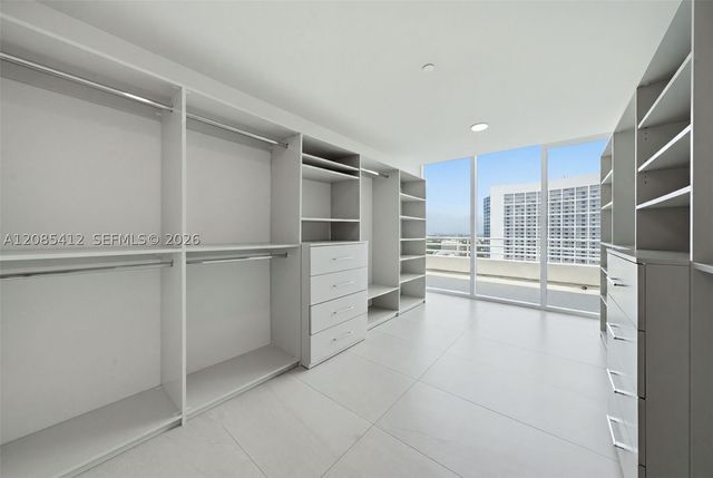 555 NE 34th St PH4, Miami, FL 33137