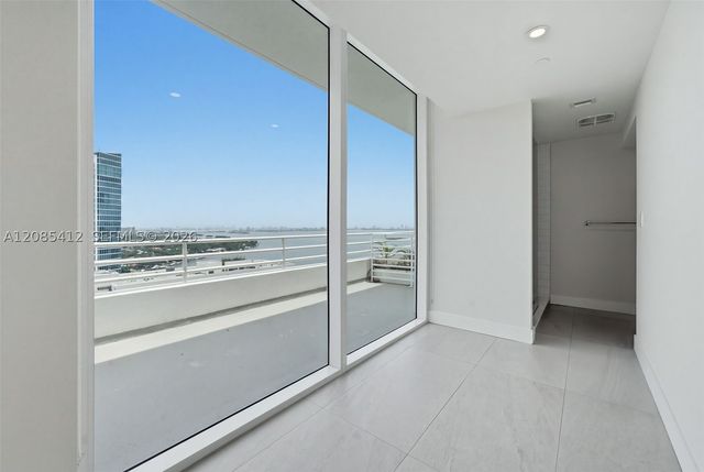 555 NE 34th St PH4, Miami, FL 33137