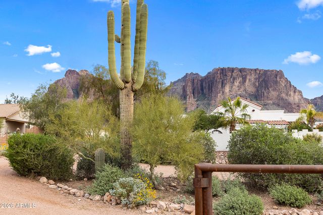 2934 N GERONIMO Road, Apache Junction, AZ 85119