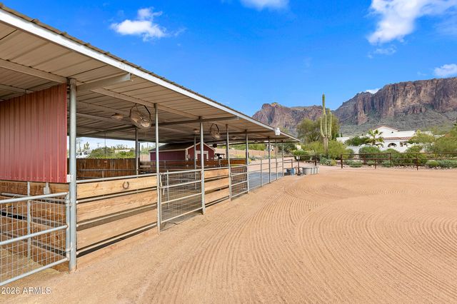 2934 N GERONIMO Road, Apache Junction, AZ 85119
