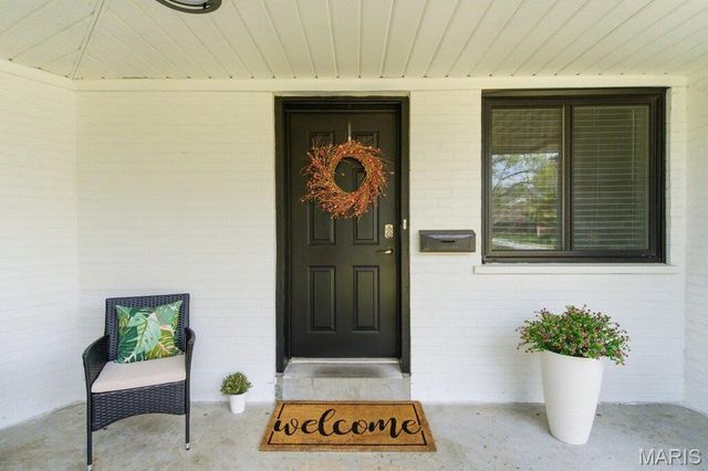 700 Jamaica Court, Warson Woods, MO 63122