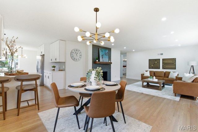 700 Jamaica Court, Warson Woods, MO 63122