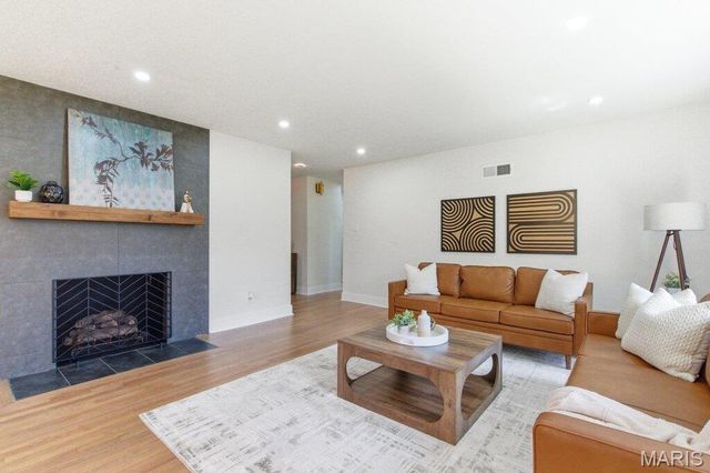 700 Jamaica Court, Warson Woods, MO 63122