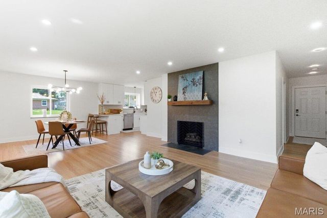 700 Jamaica Court, Warson Woods, MO 63122