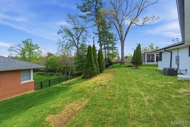 700 Jamaica Court, Warson Woods, MO 63122