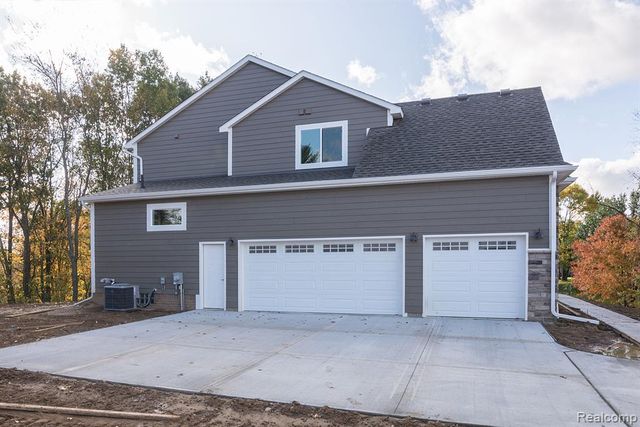 10539 Stoney Point Drive, South Lyon, MI 48178