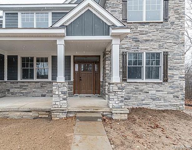 10539 Stoney Point Drive, South Lyon, MI 48178