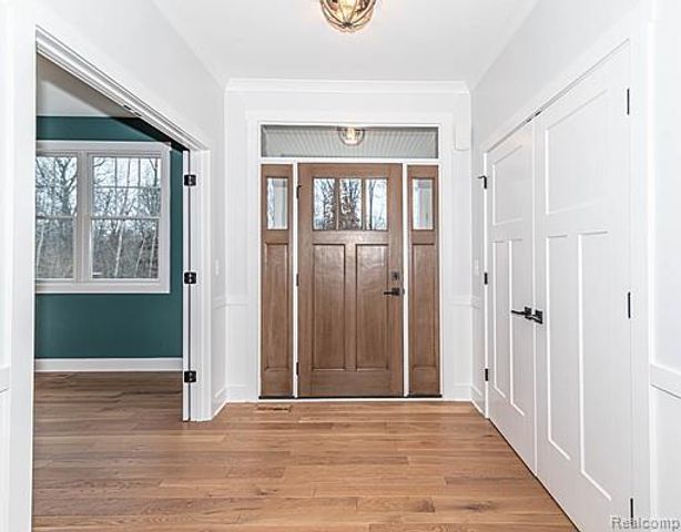 10539 Stoney Point Drive, South Lyon, MI 48178