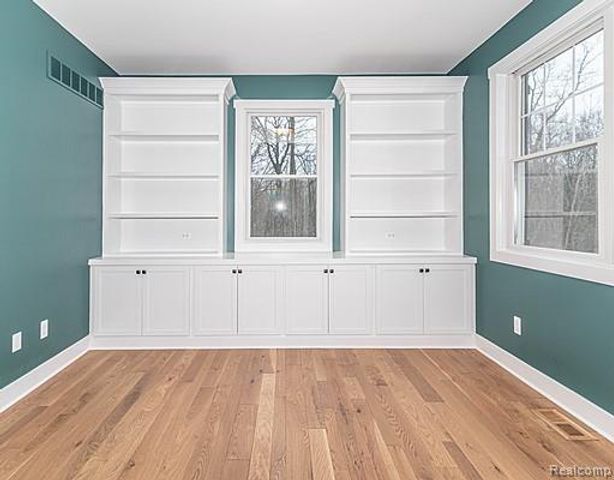 10539 Stoney Point Drive, South Lyon, MI 48178