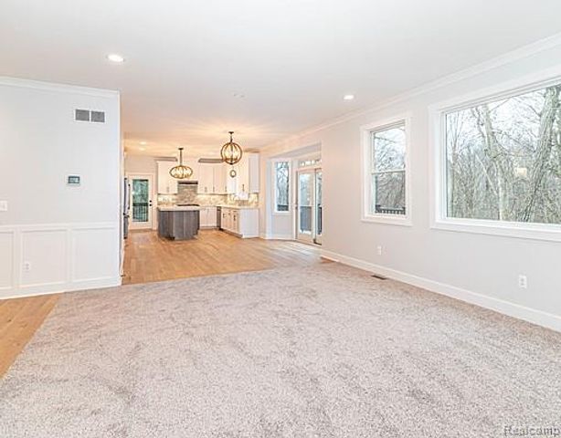 10539 Stoney Point Drive, South Lyon, MI 48178