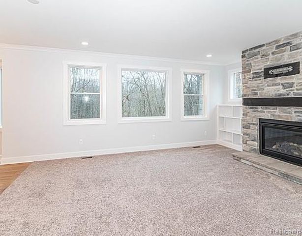 10539 Stoney Point Drive, South Lyon, MI 48178