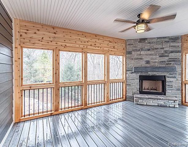 10539 Stoney Point Drive, South Lyon, MI 48178