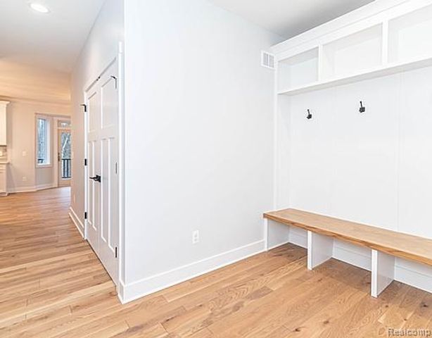 10539 Stoney Point Drive, South Lyon, MI 48178