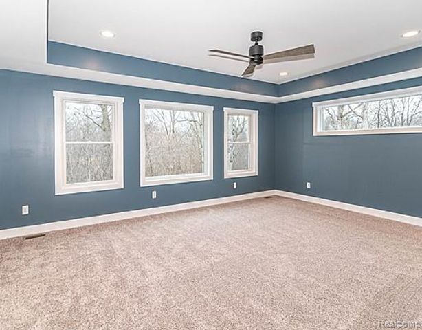 10539 Stoney Point Drive, South Lyon, MI 48178