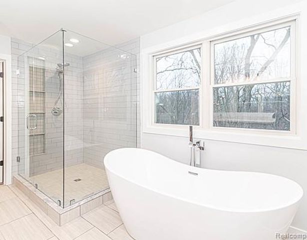 10539 Stoney Point Drive, South Lyon, MI 48178