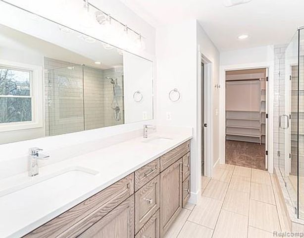 10539 Stoney Point Drive, South Lyon, MI 48178