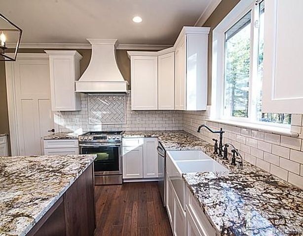 10539 Stoney Point Drive, South Lyon, MI 48178