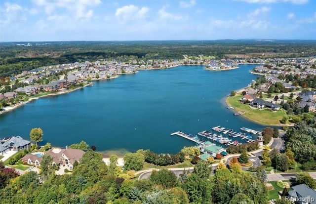 10539 Stoney Point Drive, South Lyon, MI 48178