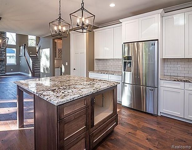 10539 Stoney Point Drive, South Lyon, MI 48178