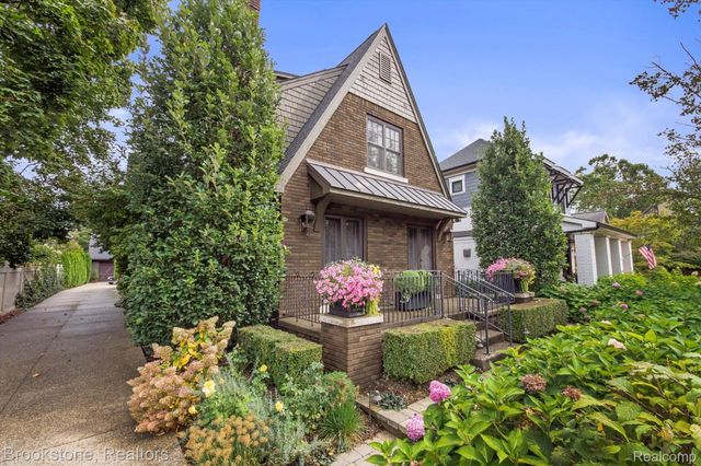 859 Watkins Street, Birmingham, MI 48009