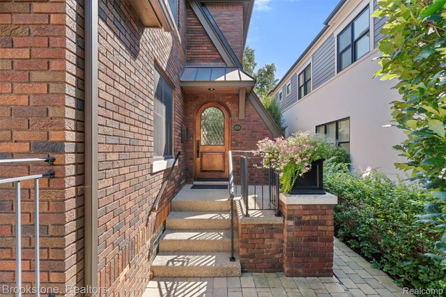 859 Watkins Street, Birmingham, MI 48009