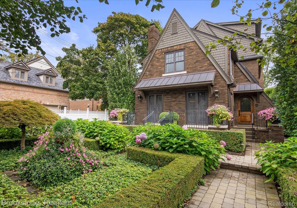 859 Watkins Street, Birmingham, MI 48009