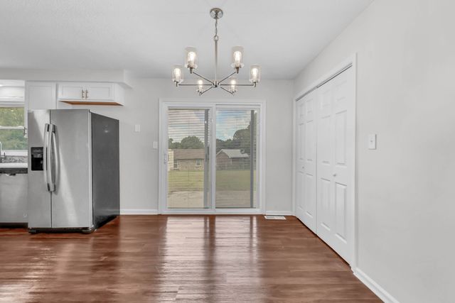 809 Margret Dr, Clarksville, TN 37042