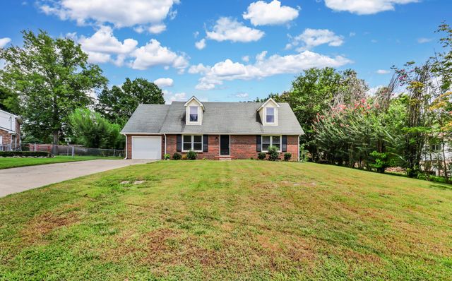 809 Margret Dr, Clarksville, TN 37042