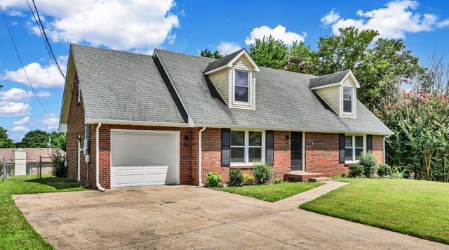 809 Margret Dr, Clarksville, TN 37042