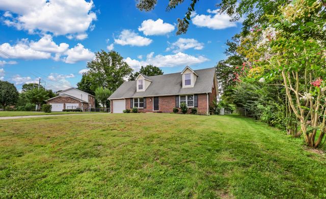 809 Margret Dr, Clarksville, TN 37042