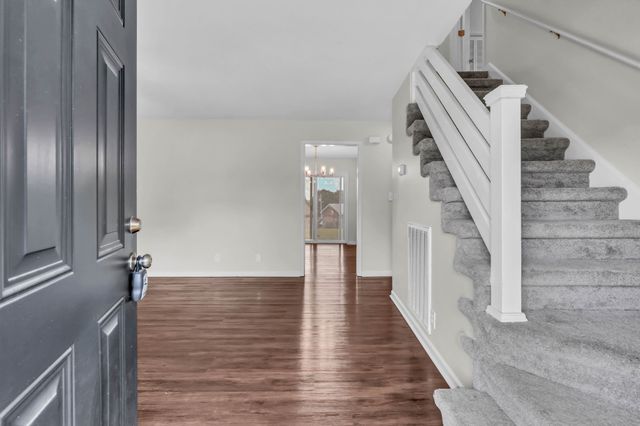 809 Margret Dr, Clarksville, TN 37042