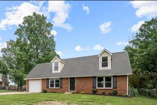 809 Margret Dr, Clarksville, TN 37042