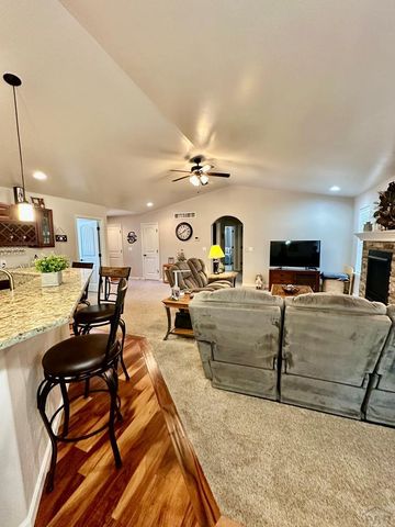 2321 Meadowlark Ln, Pueblo, CO 81008