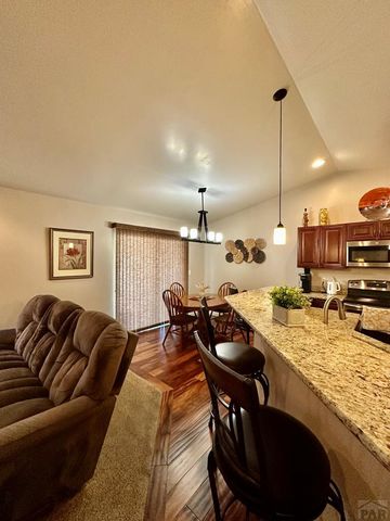 2321 Meadowlark Ln, Pueblo, CO 81008