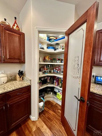 2321 Meadowlark Ln, Pueblo, CO 81008