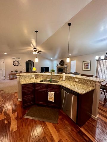 2321 Meadowlark Ln, Pueblo, CO 81008