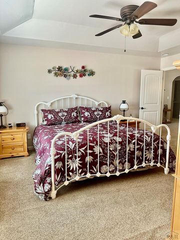 2321 Meadowlark Ln, Pueblo, CO 81008