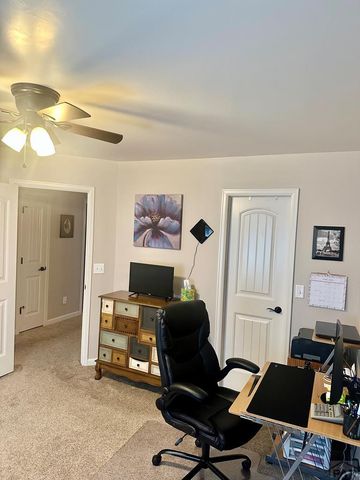 2321 Meadowlark Ln, Pueblo, CO 81008