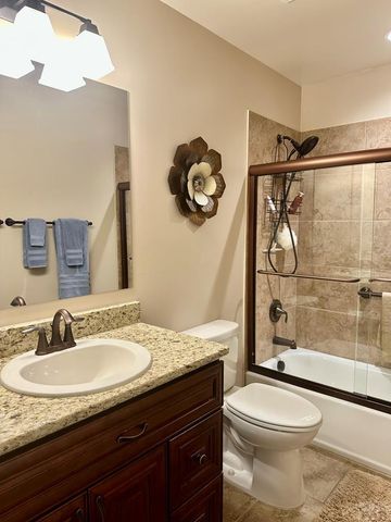 2321 Meadowlark Ln, Pueblo, CO 81008