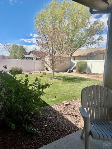 2321 Meadowlark Ln, Pueblo, CO 81008