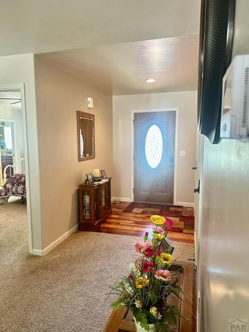 2321 Meadowlark Ln, Pueblo, CO 81008