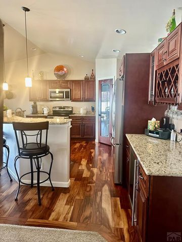 2321 Meadowlark Ln, Pueblo, CO 81008