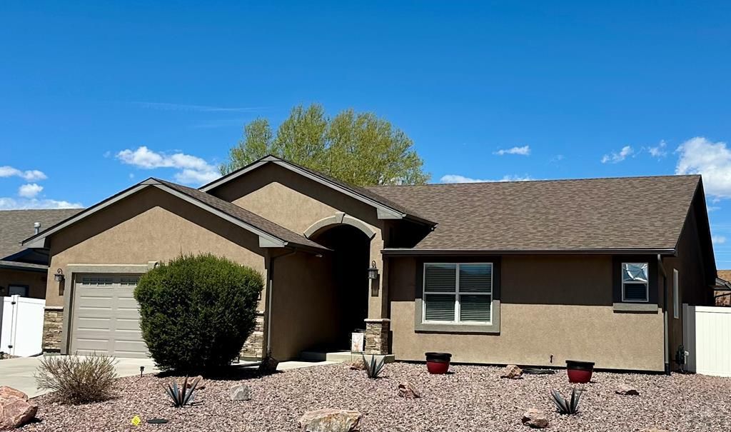 2321 Meadowlark Ln, Pueblo, CO 81008