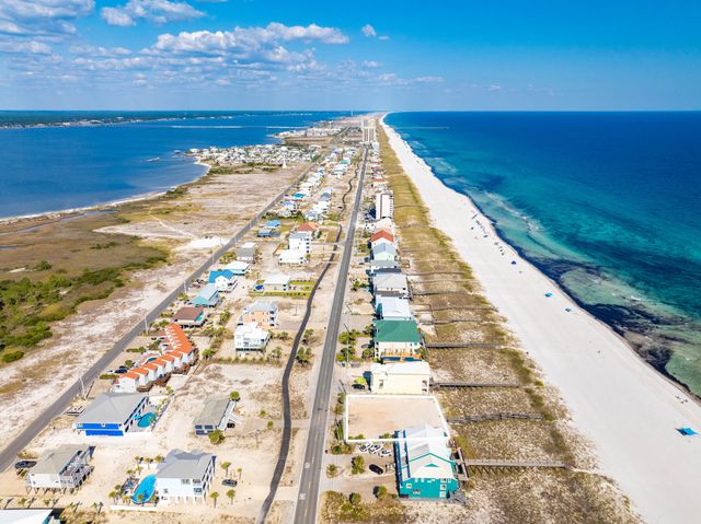 7885 Gulf Boulevard, Navarre, FL 32566