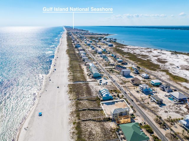 7885 Gulf Boulevard, Navarre, FL 32566