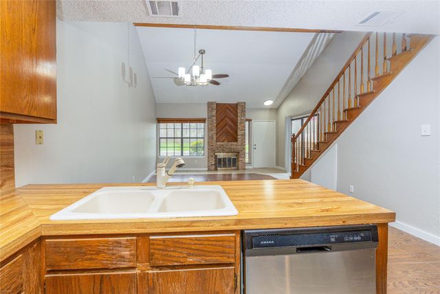 1748 Ohlen RD 3, Austin, TX 78757