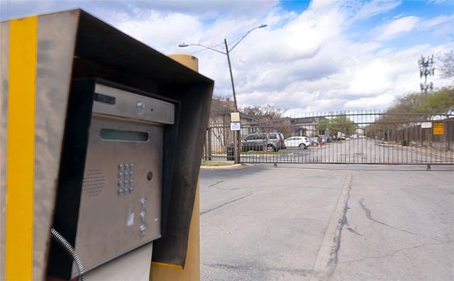 1748 Ohlen RD 3, Austin, TX 78757