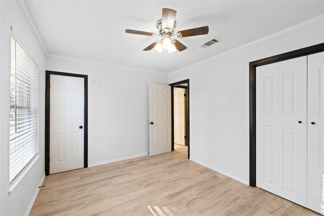 417 Carroll Avenue, Wake Village, TX 75501