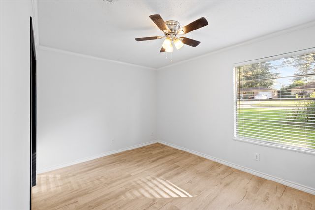 417 Carroll Avenue, Wake Village, TX 75501