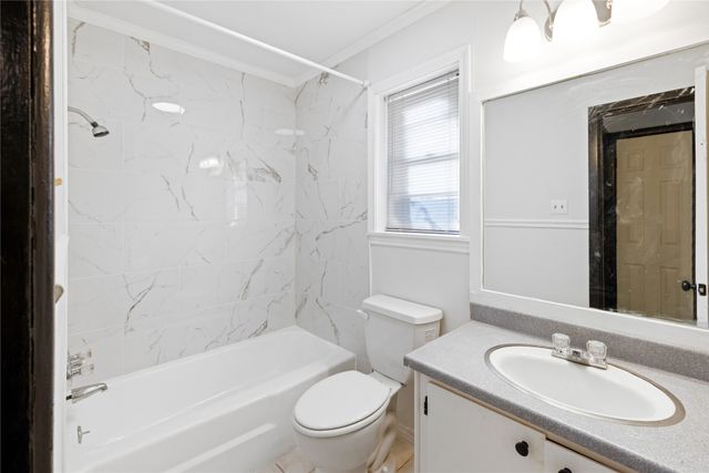 417 Carroll Avenue, Wake Village, TX 75501